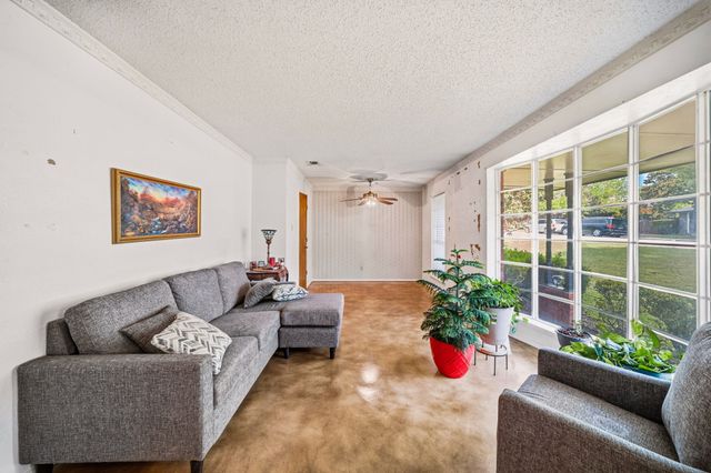 112 Charles Street, Desoto, TX 75115