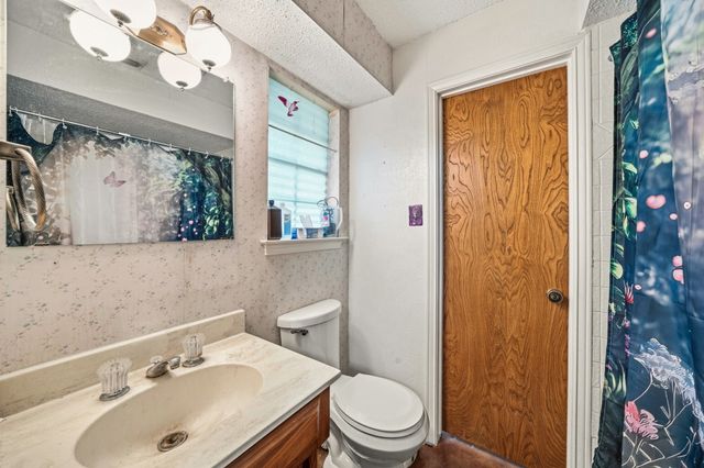 112 Charles Street, Desoto, TX 75115