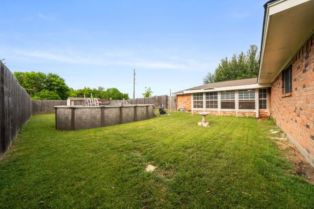 112 Charles Street, Desoto, TX 75115