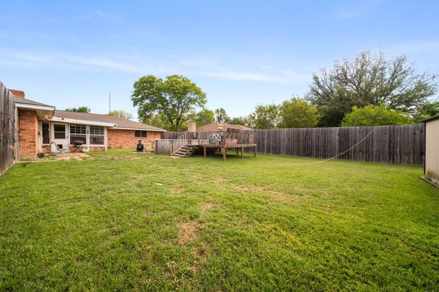 112 Charles Street, Desoto, TX 75115