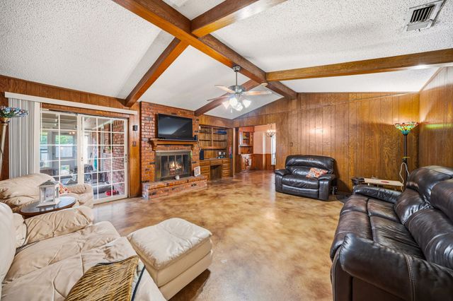 112 Charles Street, Desoto, TX 75115