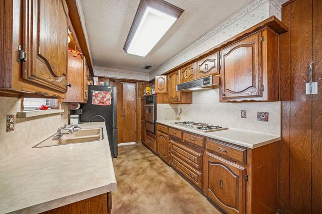 112 Charles Street, Desoto, TX 75115