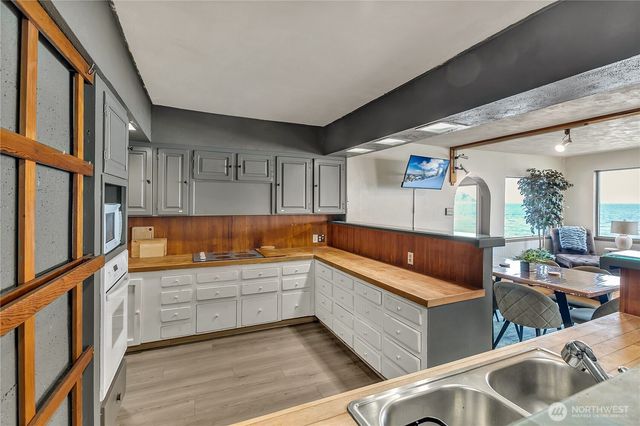 14024 Glen Acres Road SW, Vashon, WA 98070