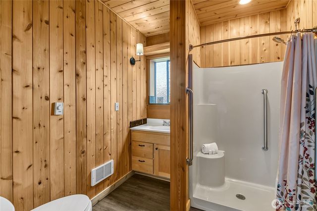 14024 Glen Acres Road SW, Vashon, WA 98070
