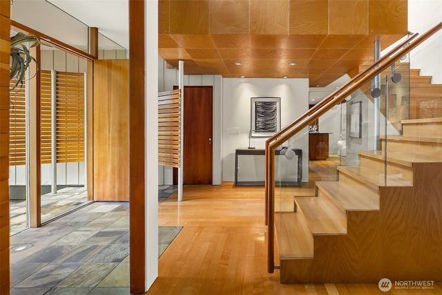 10020 NE 27th Street, Bellevue, WA 98004