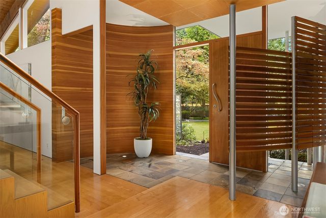 10020 NE 27th Street, Bellevue, WA 98004