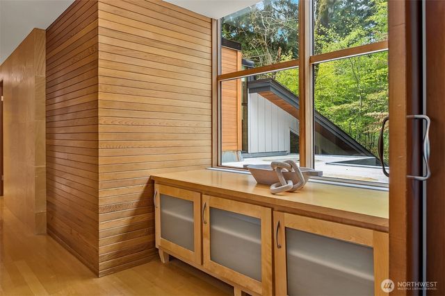 10020 NE 27th Street, Bellevue, WA 98004
