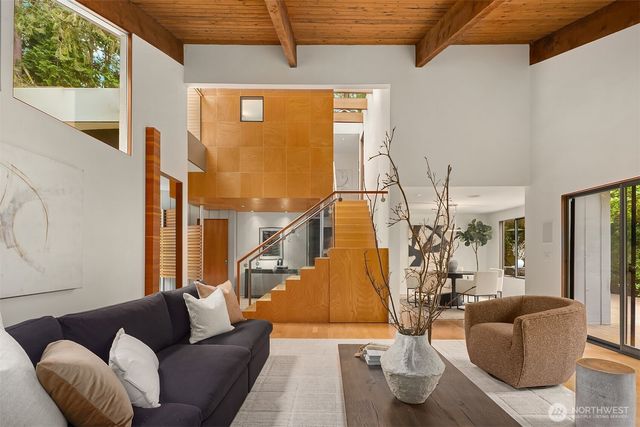 10020 NE 27th Street, Bellevue, WA 98004