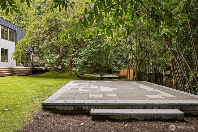 10020 NE 27th Street, Bellevue, WA 98004