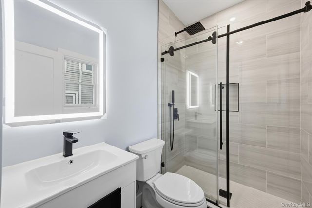 14 Fawn Lane, Westbury, NY 11590