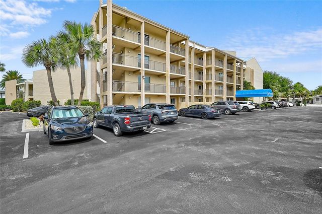 845 BENJAMIN FRANKLIN DRIVE 402, Sarasota, FL 34236