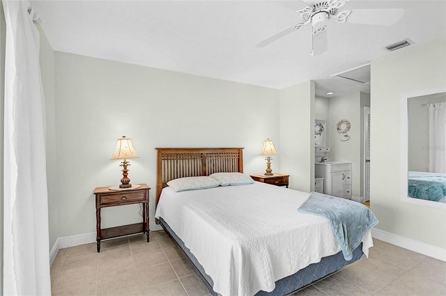 845 BENJAMIN FRANKLIN DRIVE 402, Sarasota, FL 34236