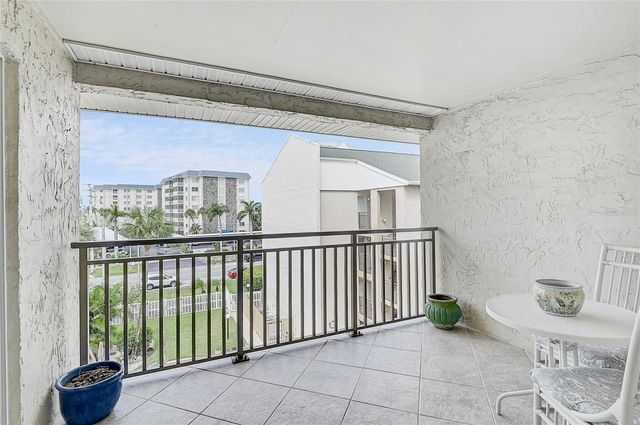 845 BENJAMIN FRANKLIN DRIVE 402, Sarasota, FL 34236