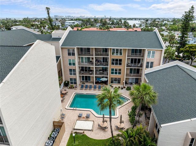 845 BENJAMIN FRANKLIN DRIVE 402, Sarasota, FL 34236