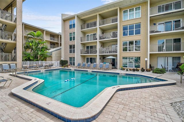 845 BENJAMIN FRANKLIN DRIVE 402, Sarasota, FL 34236