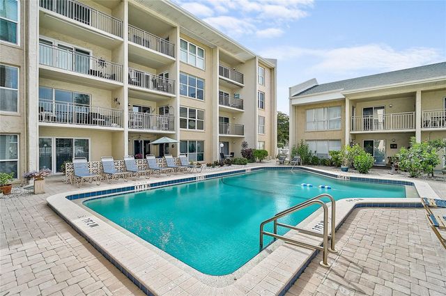 845 BENJAMIN FRANKLIN DRIVE 402, Sarasota, FL 34236