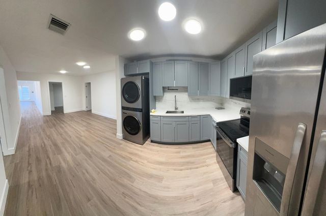 1101 S Seacrest Boulevard, Boynton Beach, FL 33435