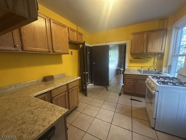 84 Arnold Ter, South Orange Village Twp., NJ 07079