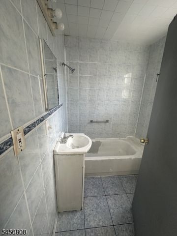 84 Arnold Ter, South Orange Village Twp., NJ 07079
