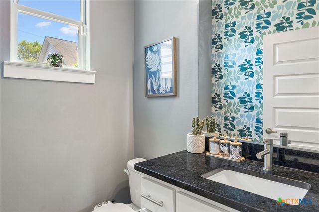 504 Blackson Avenue B, Austin, TX 78752