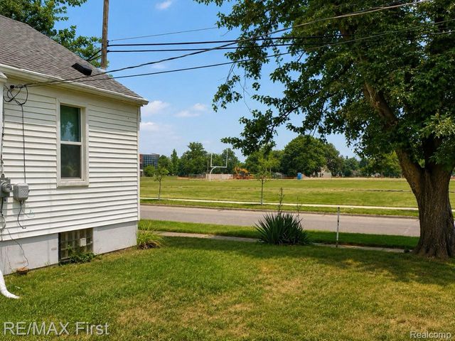 15310 Novara Street, Detroit, MI 48205