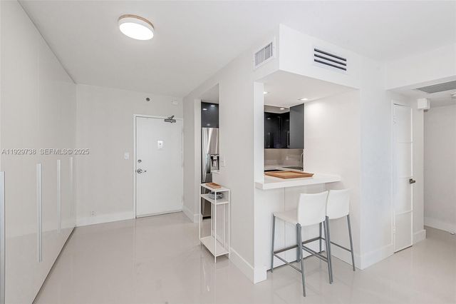 1000 West Ave 327, Miami Beach, FL 33139