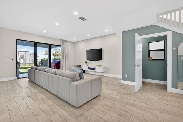 16587 Cove Road, Loxahatchee, FL 33470