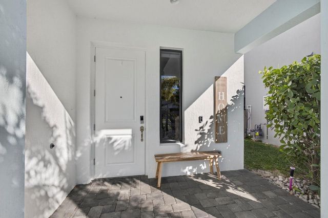 16587 Cove Road, Loxahatchee, FL 33470