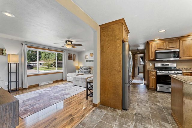 2423 HAMPTON AVENUE, Green Bay, WI 54311
