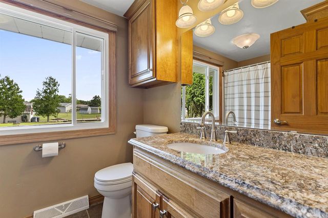 2423 HAMPTON AVENUE, Green Bay, WI 54311