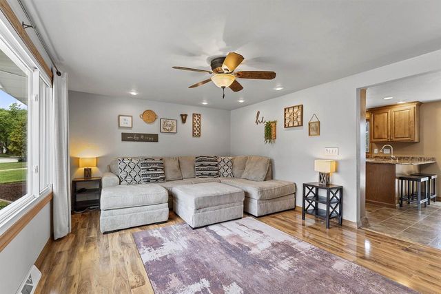 2423 HAMPTON AVENUE, Green Bay, WI 54311
