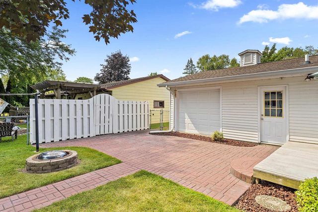 2423 HAMPTON AVENUE, Green Bay, WI 54311