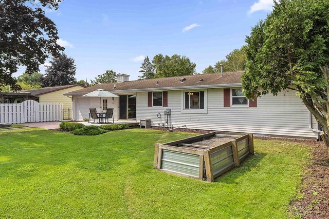 2423 HAMPTON AVENUE, Green Bay, WI 54311