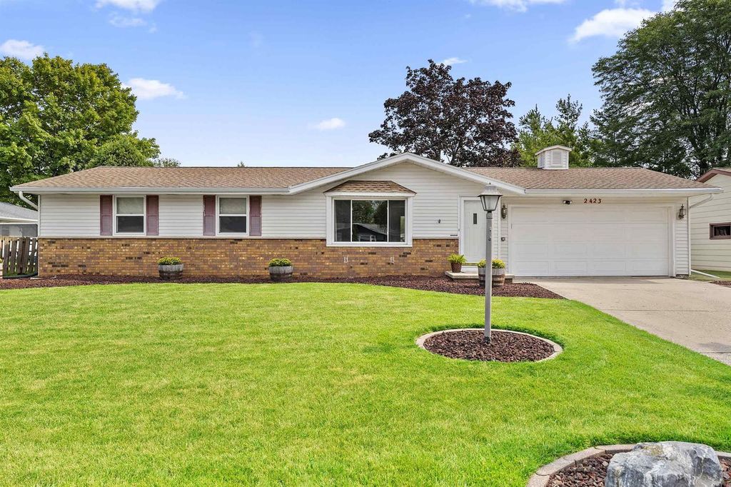 2423 HAMPTON AVENUE, Green Bay, WI 54311
