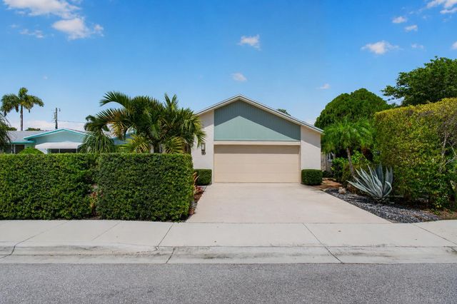 1315 N Lakeside Drive, Lake Worth Beach, FL 33460