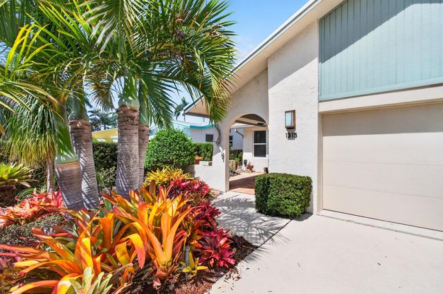 1315 N Lakeside Drive, Lake Worth Beach, FL 33460