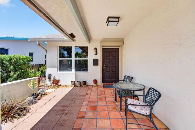 1315 N Lakeside Drive, Lake Worth Beach, FL 33460