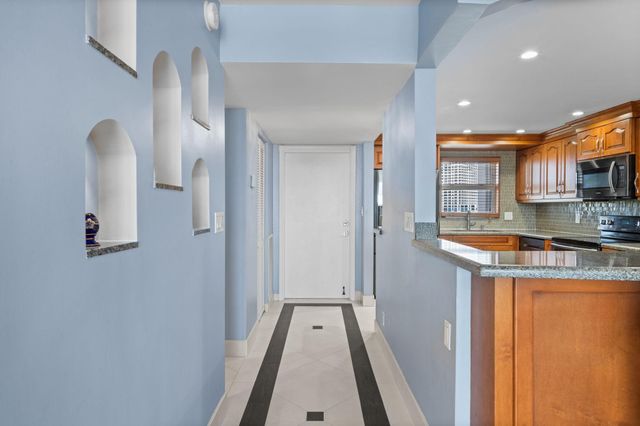 511 Bayshore Drive 904, Fort Lauderdale, FL 33304