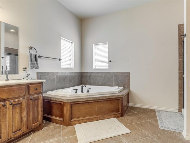 19308 Cade Court, Edmond, OK 73012