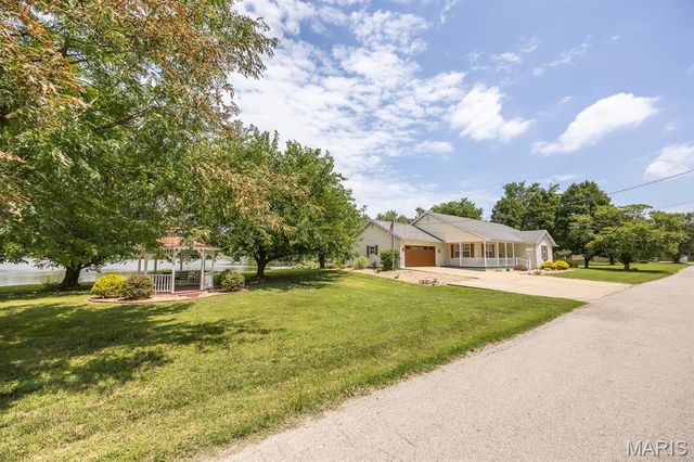 4121 Bruene Avenue, Pontoon Beach, IL 62040