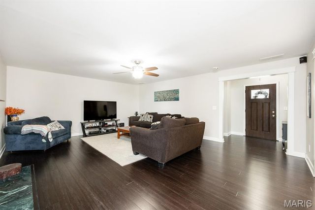 4121 Bruene Avenue, Pontoon Beach, IL 62040