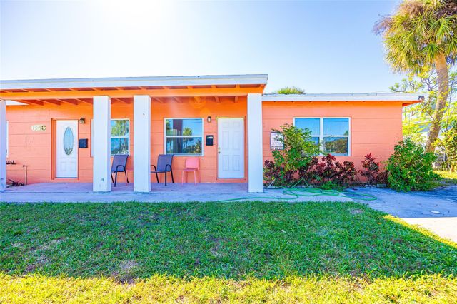 646 Bayberry Dr, West Palm Beach, FL 33403