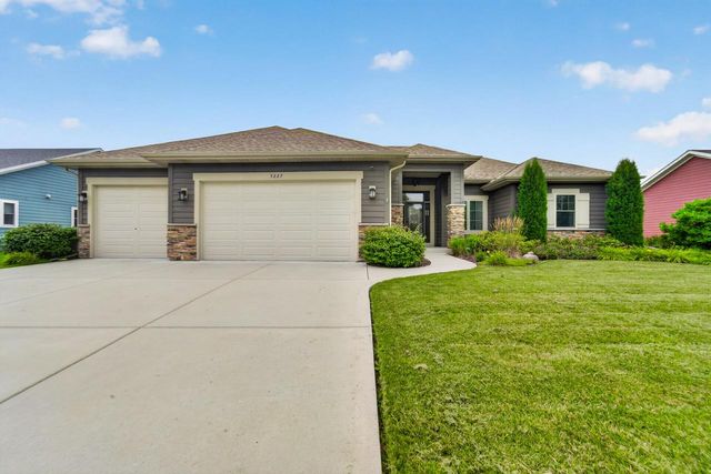 5227 Kings WAY, Mount Pleasant, WI 53403