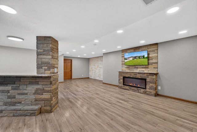5227 Kings WAY, Mount Pleasant, WI 53403