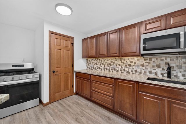 5227 Kings WAY, Mount Pleasant, WI 53403