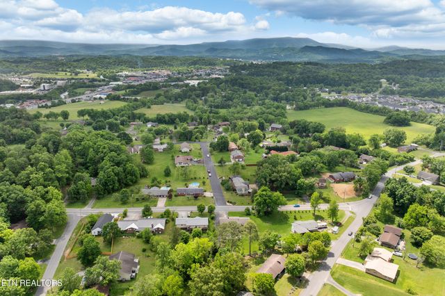 310 Hollywood Circle, Sevierville, TN 37862