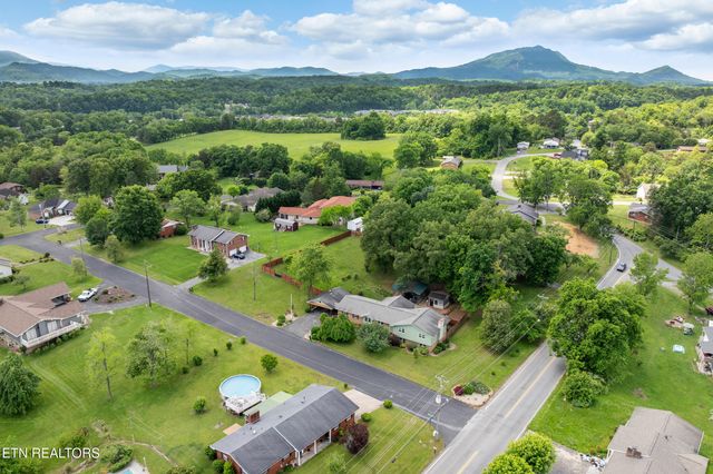 310 Hollywood Circle, Sevierville, TN 37862