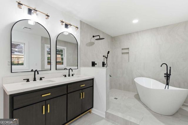 2543 Fontaine Circle, Decatur, GA 30032