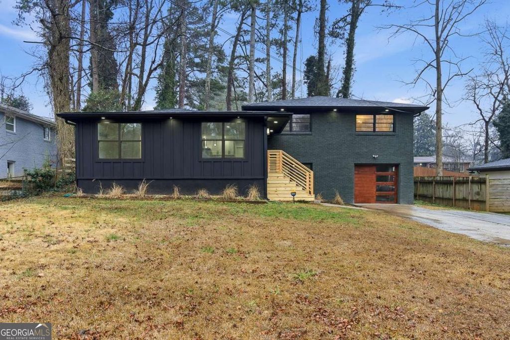 2543 Fontaine Circle, Decatur, GA 30032