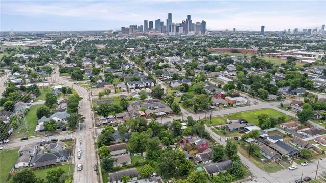 1507 Luzon Street, Houston, TX 77009